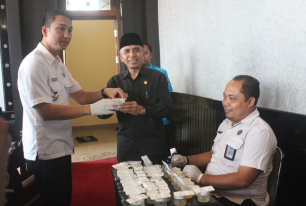 Anggota DPRD Kota Mataram Periode 2019 - 2024 di Tes Urine