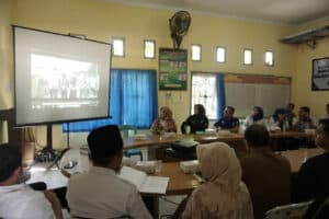 Study Tiru pemerintah Kab. Penajam Pasar Utara ke Kelurahan Bersinar Dasan Cermen.